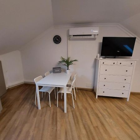 Kedves Apartman Pécs Exteriör bild