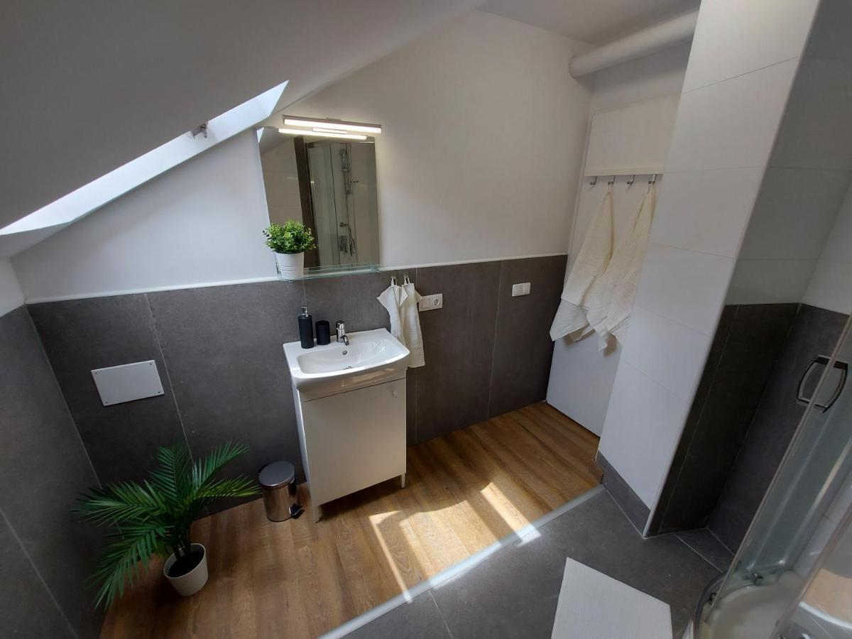 Kedves Apartman Pécs Exteriör bild