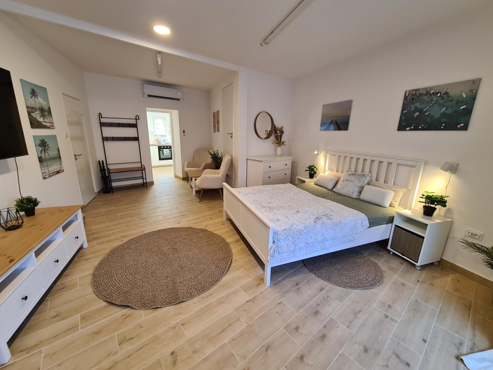 Kedves Apartman Pécs Exteriör bild