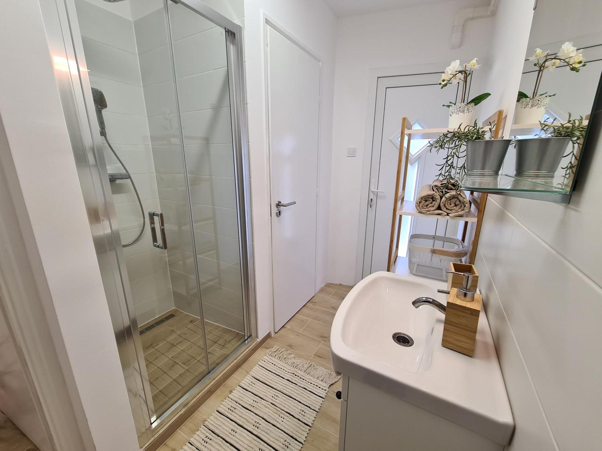 Kedves Apartman Pécs Exteriör bild